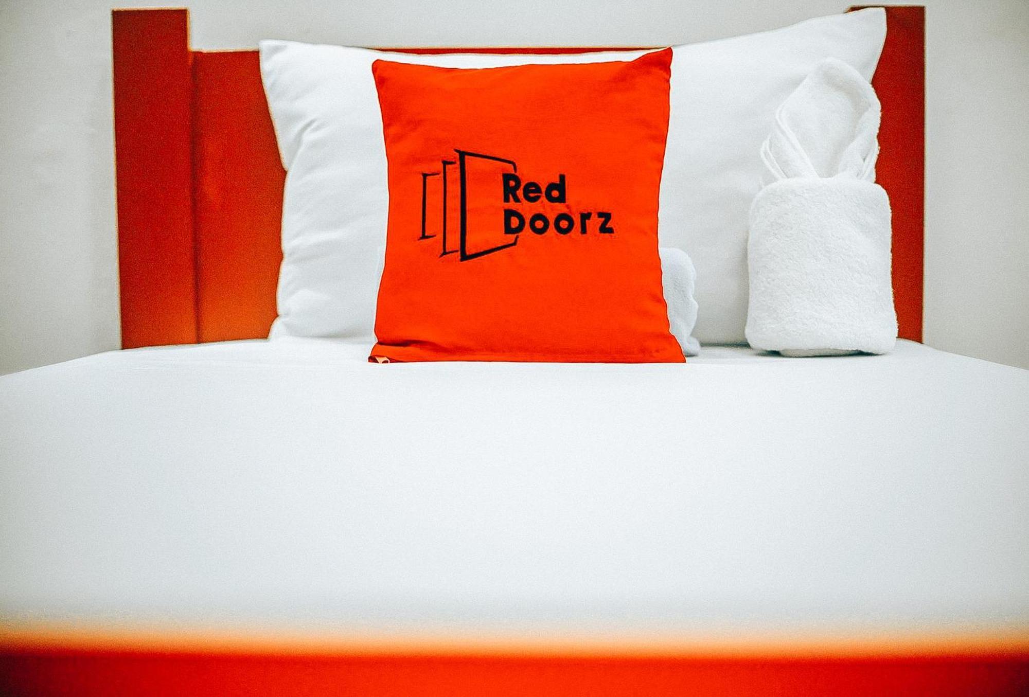 Reddoorz At S & L Apartelle Daraga Albay Legazpi Kültér fotó
